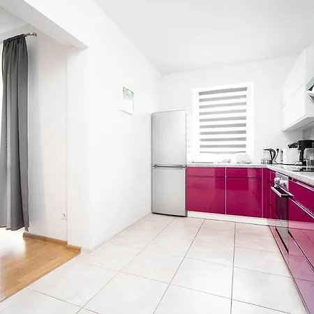 Blue Royal Downtown 2 Rooms, Balcony Apartment *