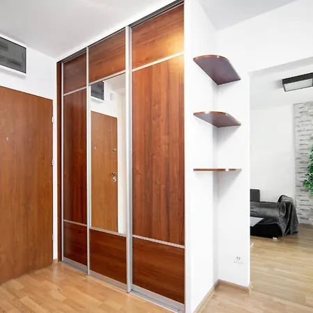 Blue Royal Downtown 2 Rooms, Balcony Apartment *